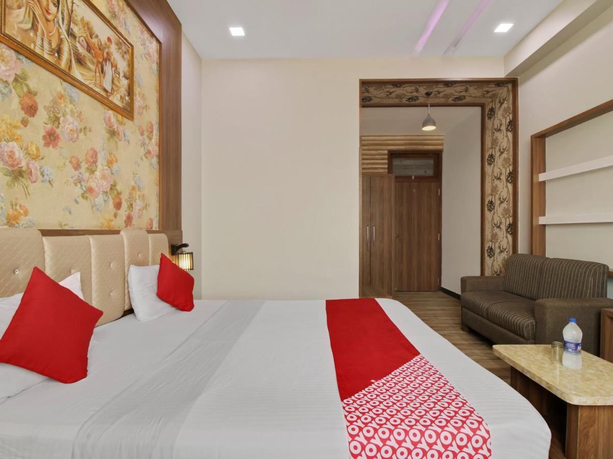 Oyo 70930 The Moon Hotel Asansol Exterior photo